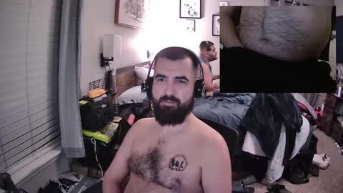 Snapshot of pupperhelix chatting on December 18, 3:26 am Pupper Helix online show from December 18, 3:26 am