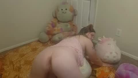 Snapshot of puppygirllovestobeg chatting on May 26, 6:42 am puppygirllovestobeg online show from May 26, 6:42 am