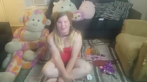 Snapshot of puppygirllovestobeg chatting on July 25, 7:39 am puppygirllovestobeg online show from July 25, 7:39 am