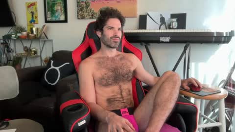 Snapshot of pupscritch chatting on May 21, 3:52 pm Pup Scritch online show from May 21, 3:52 pm