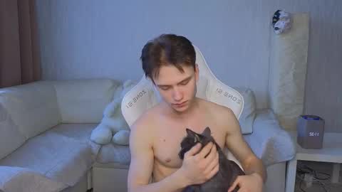 Snapshot of pupsenish chatting on October 2, 6:31 am Jesse online show from October 2, 6:31 am