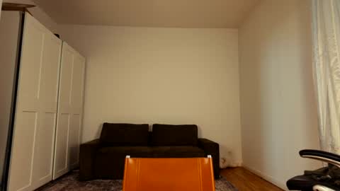 Snapshot of puravida1502 chatting on June 16, 11:02 am puravida1502 online show from June 16, 11:02 am