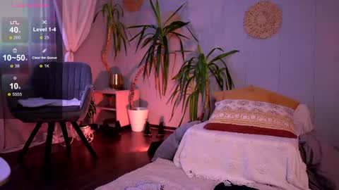Snapshot of pureellie chatting on July 5, 4:19 am Emily online show from July 5, 4:19 am