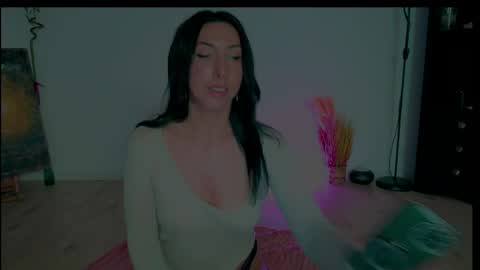 Isabelle online show from May 28, 2:36 pm