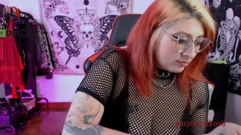 Snapshot of purpelkush chatting on January 25, 3:30 am Purplekush Violet punk online show from January 25, 3:30 am