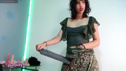 Snapshot of purplay_98 chatting on December 7, 6:15 pm purplay_98 online show from December 7, 6:15 pm