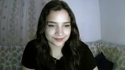 Snapshot of purple_23 chatting on December 21, 7:26 am Lizzy online show from December 21, 7:26 am