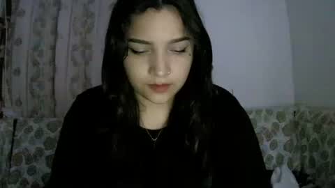 Snapshot of purple_23 chatting on February 1, 5:39 am Lizzy online show from February 1, 5:39 am