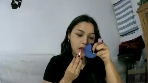 Snapshot of purple_23 chatting on February 8, 12:52 pm Lizzy online show from February 8, 12:52 pm