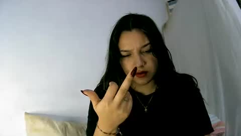 Snapshot of purple_23 chatting on March 2, 7:32 pm Lizzy online show from March 2, 7:32 pm