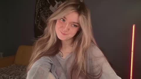 Snapshot of purple_averge chatting on April 29, 12:31 pm Bella online show from April 29, 12:31 pm
