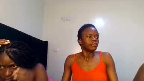 Snapshot of purple_honey2 chatting on June 18, 9:14 am Honey online show from June 18, 9:14 am