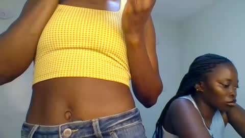 Snapshot of purple_honey2 chatting on June 19, 7:01 am Honey online show from June 19, 7:01 am