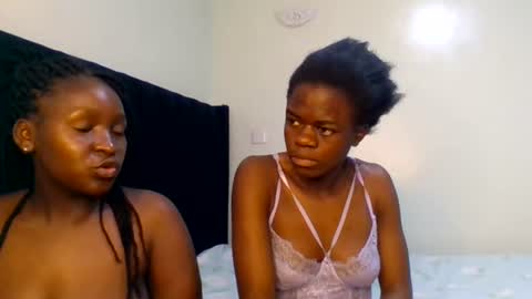 Snapshot of purple_honey2 chatting on June 20, 12:08 pm Honey online show from June 20, 12:08 pm