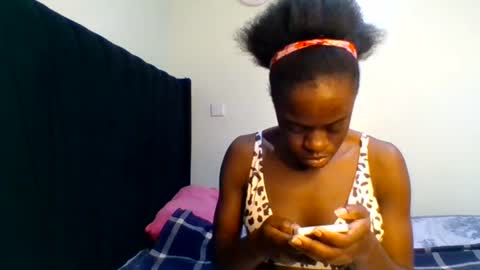 Snapshot of purple_honey2 chatting on June 21, 9:17 pm Honey online show from June 21, 9:17 pm