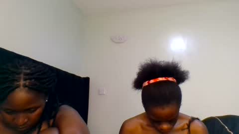 Snapshot of purple_honey2 chatting on June 23, 3:37 am Honey online show from June 23, 3:37 am