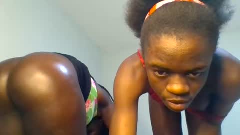 Snapshot of purple_honey2 chatting on June 27, 4:45 pm Honey online show from June 27, 4:45 pm