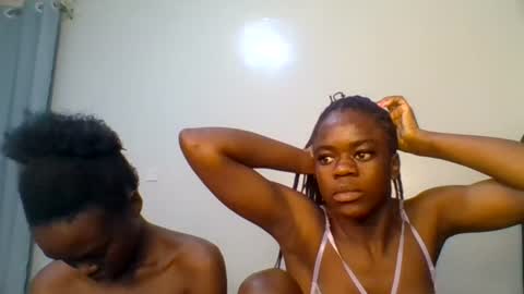 Snapshot of purple_honey2 chatting on July 16, 3:56 am Honey online show from July 16, 3:56 am