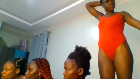 Snapshot of purple_honey2 chatting on July 17, 5:36 am Honey online show from July 17, 5:36 am