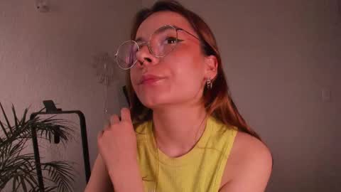 Snapshot of purple_opal chatting on October 23, 5:12 pm Vero online from Tuesday to Sunday online show from October 23, 5:12 pm