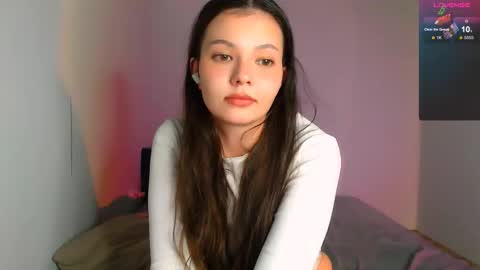 Snapshot of purple_peach chatting on October 18, 12:50 pm Carolyn online show from October 18, 12:50 pm