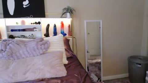 Purple online show from October 9, 3:54 pm