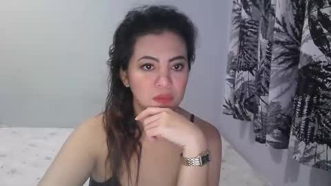 Snapshot of purpledust06 chatting on January 11, 4:12 pm Athena online show from January 11, 4:12 pm