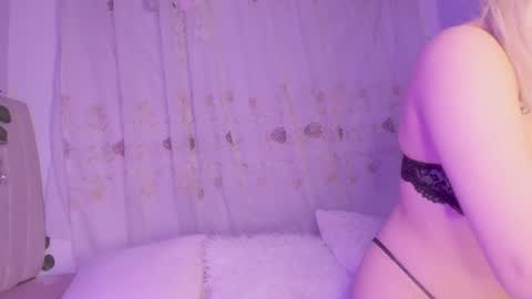 Snapshot of purplelilith3 chatting on September 26, 4:05 am Purple Lilith online show from September 26, 4:05 am