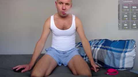 Snapshot of pushka13 chatting on September 21, 12:40 pm Valdis online show from September 21, 12:40 pm