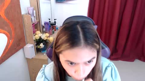 Snapshot of pussiswet_xx chatting on June 9, 3:18 am jessy online show from June 9, 3:18 am