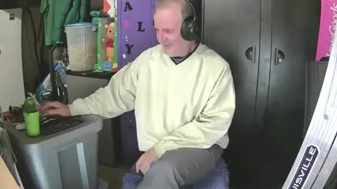 Mark online show from December 13, 7:10 pm