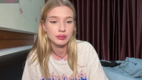 Lina online show from April 13, 3:39 pm