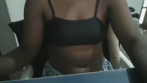 Snapshot of putinha_rj chatting on November 3, 7:15 pm putinha_rj online show from November 3, 7:15 pm