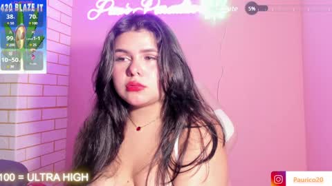 Snapshot of putipaula2 chatting on December 19, 9:17 pm Pau online show from December 19, 9:17 pm