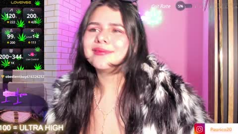 Snapshot of putipaula2 chatting on January 24, 10:19 pm Pau online show from January 24, 10:19 pm