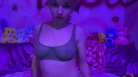 Snapshot of pvnkpixie chatting on September 12, 6:41 pm pvnkpixie online show from September 12, 6:41 pm