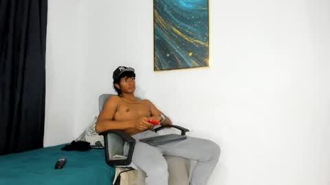 Snapshot of pyke_cum chatting on January 16, 12:45 am pyke_cum online show from January 16, 12:45 am