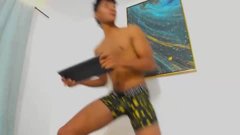 Snapshot of pyke_cum chatting on February 8, 12:50 pm pyke_cum online show from February 8, 12:50 pm