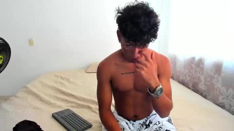 Snapshot of pyke_cum chatting on February 14, 12:25 pm pyke_cum online show from February 14, 12:25 pm