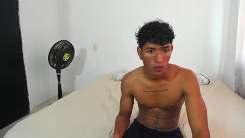 Snapshot of pyke_cum chatting on February 20, 2:13 pm pyke_cum online show from February 20, 2:13 pm