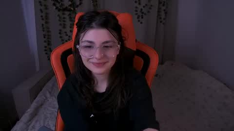 Snapshot of pyro_flerrr chatting on May 10, 4:34 pm Ava online show from May 10, 4:34 pm