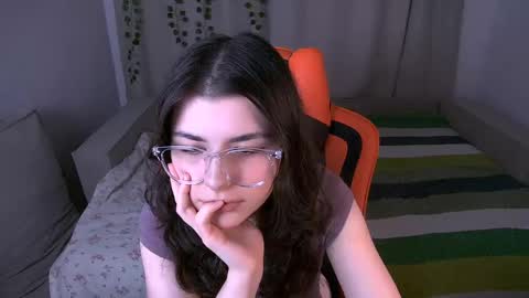 Snapshot of pyro_flerrr chatting on May 16, 11:46 pm Ava online show from May 16, 11:46 pm