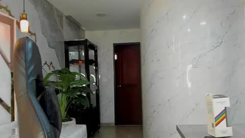 Qetsyah online show from February 6, 1:36 pm