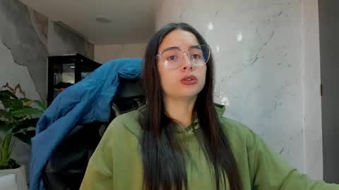 Qetsyah online show from February 9, 1:04 pm