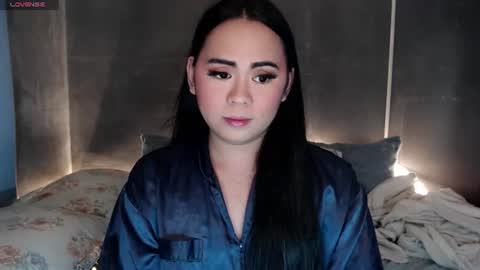 qt_luna18 online show from July 13, 10:23 pm