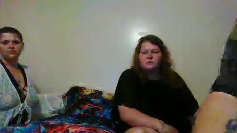 Snapshot of quartofigliogaming chatting on November 8, 5:51 am DaddyRay93 online show from November 8, 5:51 am