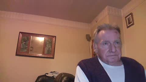Snapshot of quathead chatting on December 7, 8:49 pm quathead online show from December 7, 8:49 pm