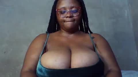 queen2302 online show from April 2, 9:12 pm