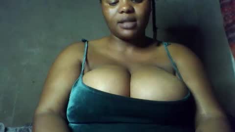 queen2302 online show from April 7, 10:53 pm