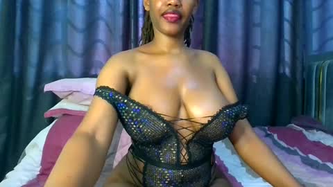 Snapshot of queen321850 chatting on June 15, 8:16 am queen321850 online show from June 15, 8:16 am